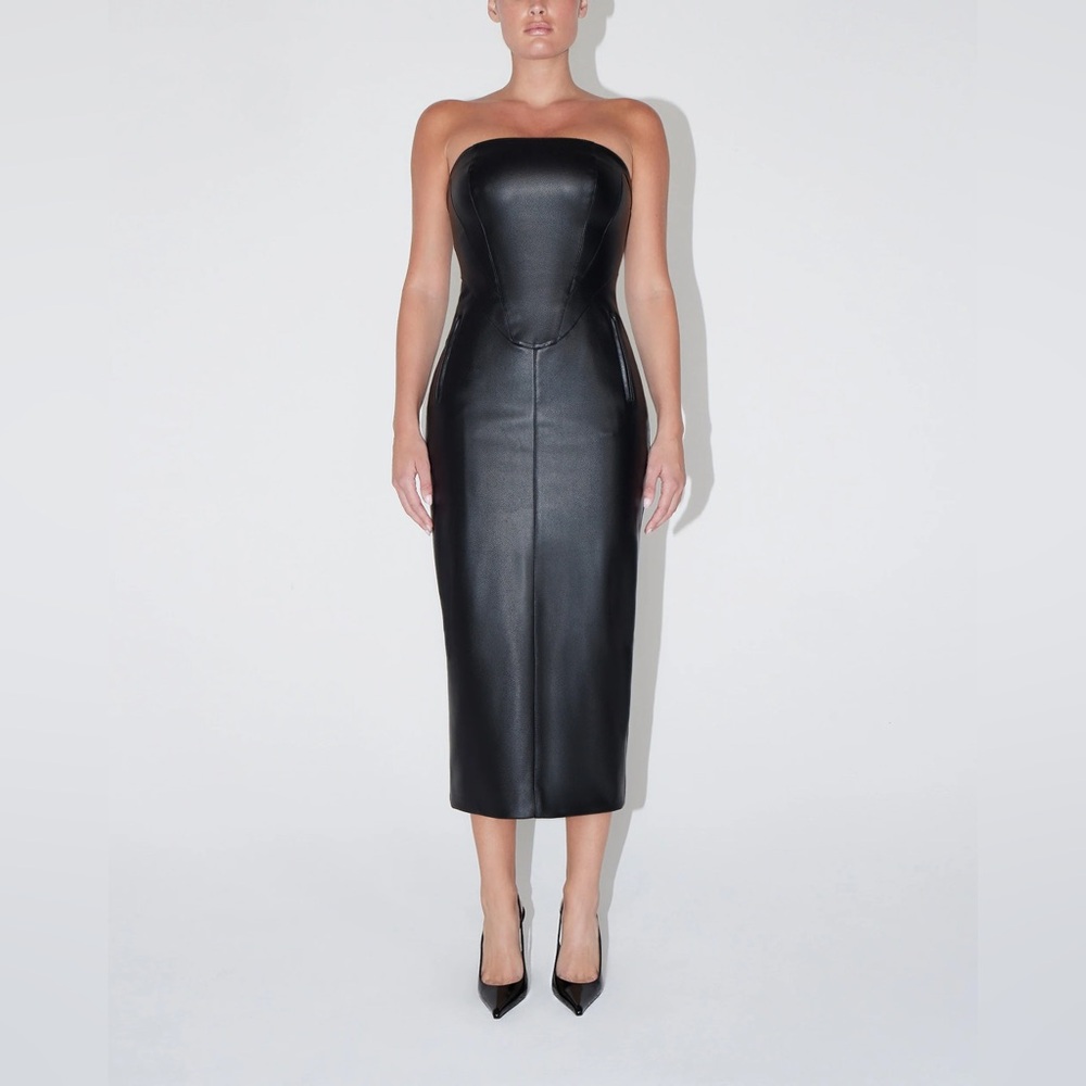 Elegant Black Strapless Dress